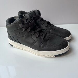 NEW Boys Size 5 Mid Top Sneakers - Charcoal color  - Art Class